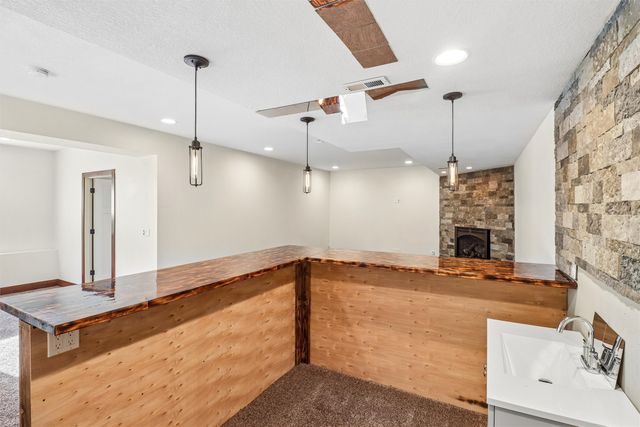 4486 NW 165th Street, Clive, IA 50325