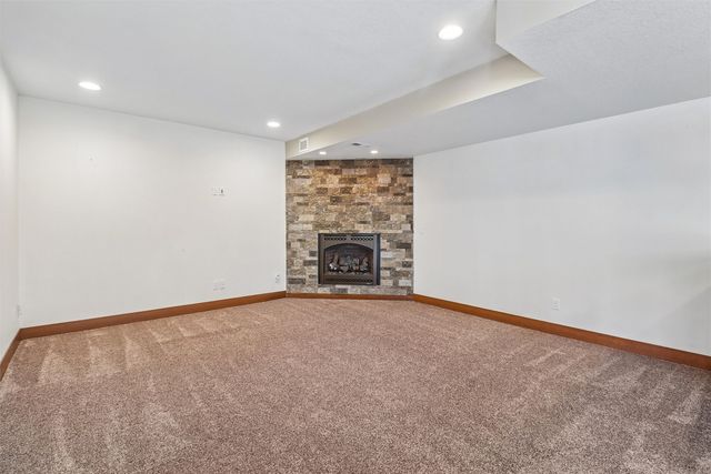 4486 NW 165th Street, Clive, IA 50325