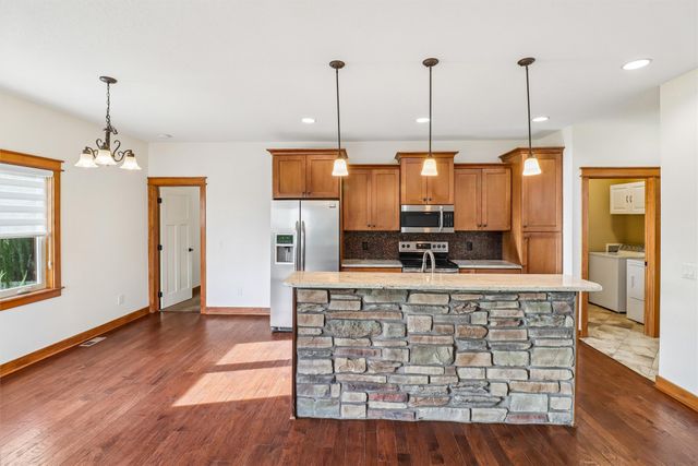 4486 NW 165th Street, Clive, IA 50325