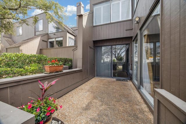 368 Litchfield Lane, Houston, TX 77024