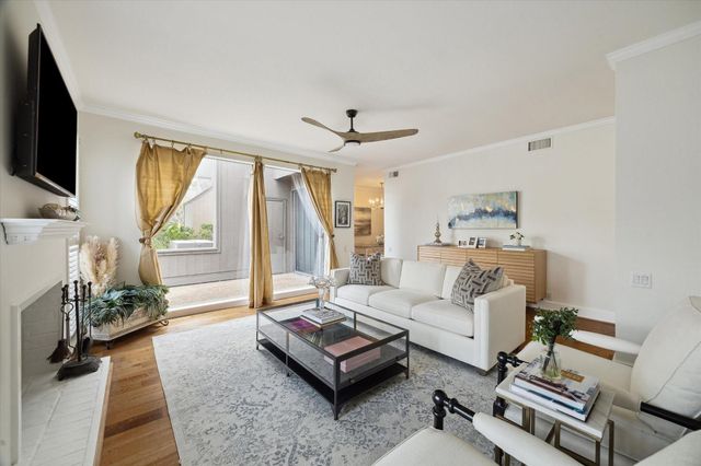 368 Litchfield Lane, Houston, TX 77024