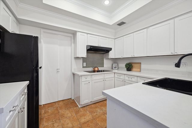 368 Litchfield Lane, Houston, TX 77024