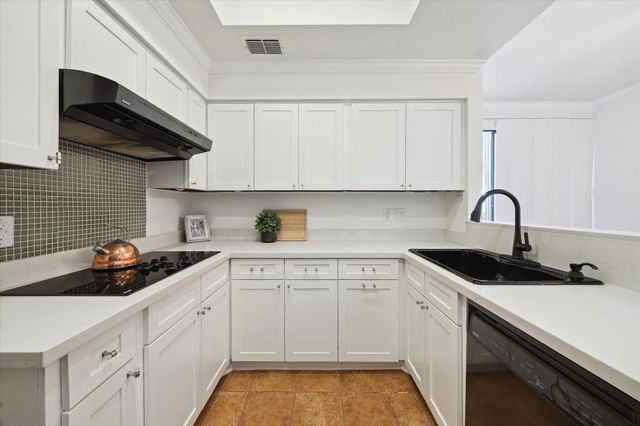 368 Litchfield Lane, Houston, TX 77024