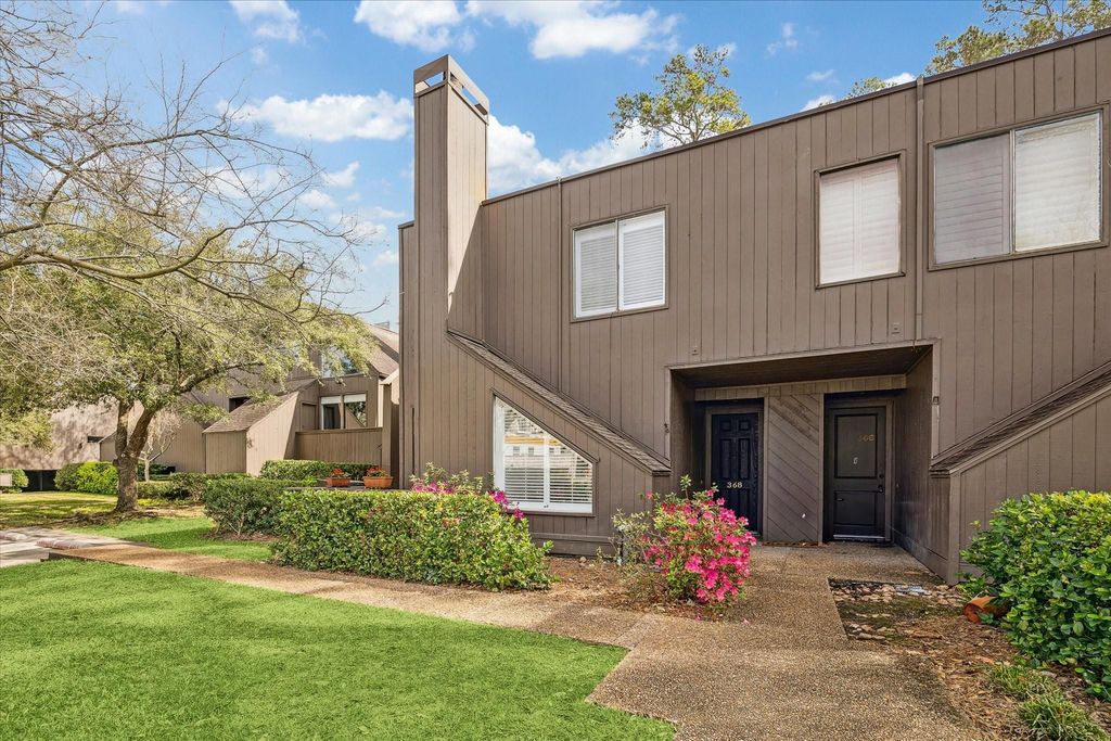 368 Litchfield Lane, Houston, TX 77024