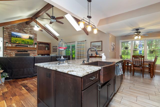 3101 Shore Drive, Grove, OK 74344