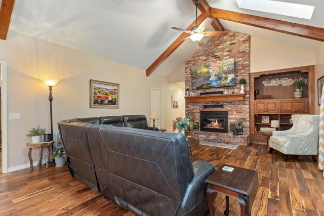 3101 Shore Drive, Grove, OK 74344