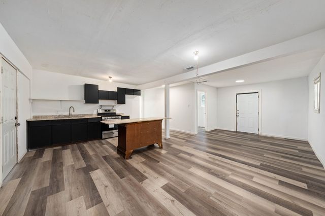 1623 Fresno Street, Dallas, TX 75217