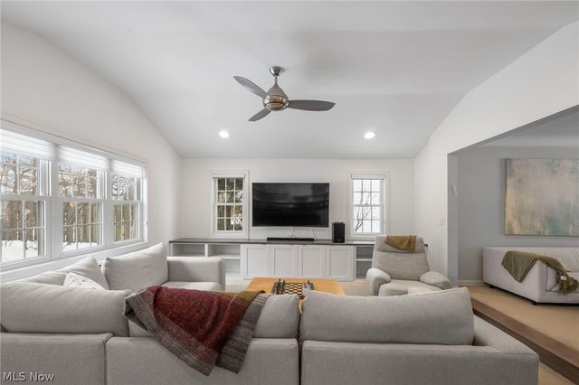 24000 Wimbledon Road, Shaker Heights, OH 44122