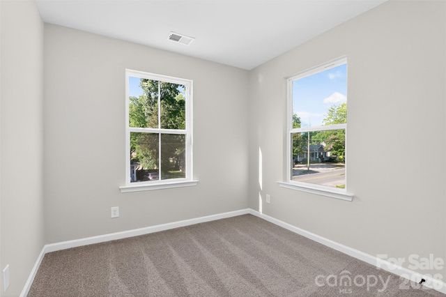 341 N Hoskins Road, Charlotte, NC 28216