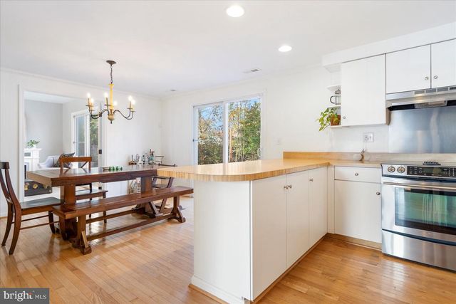 1322 AVA RD, Severn, MD 21144