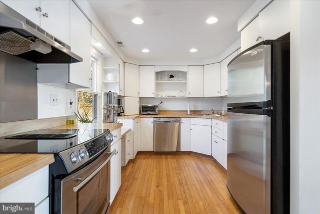 1322 AVA RD, Severn, MD 21144