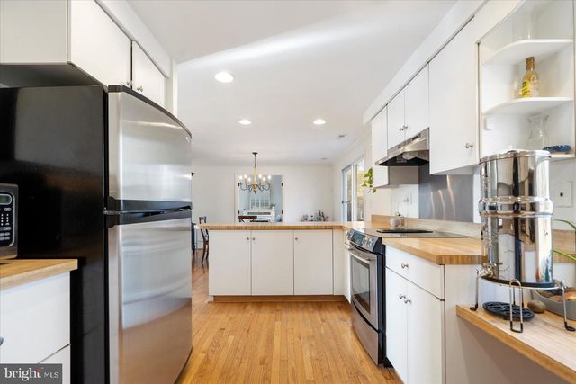 1322 AVA RD, Severn, MD 21144