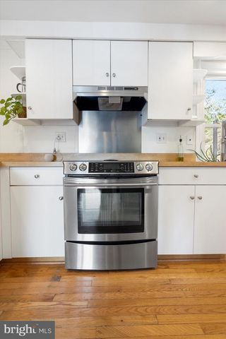 1322 AVA RD, Severn, MD 21144