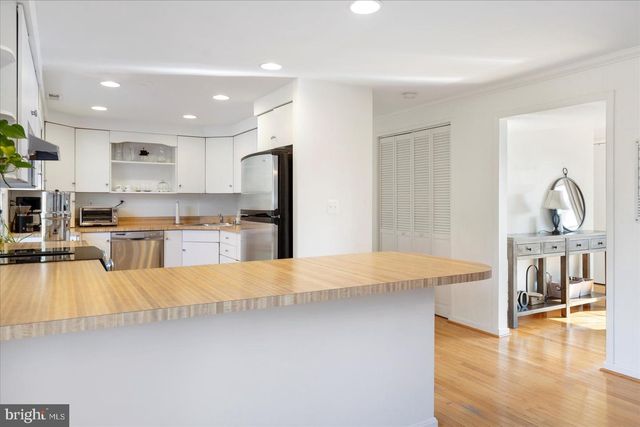 1322 AVA RD, Severn, MD 21144