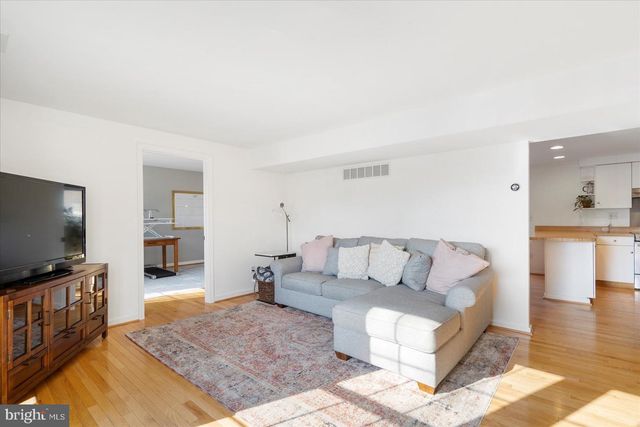 1322 AVA RD, Severn, MD 21144