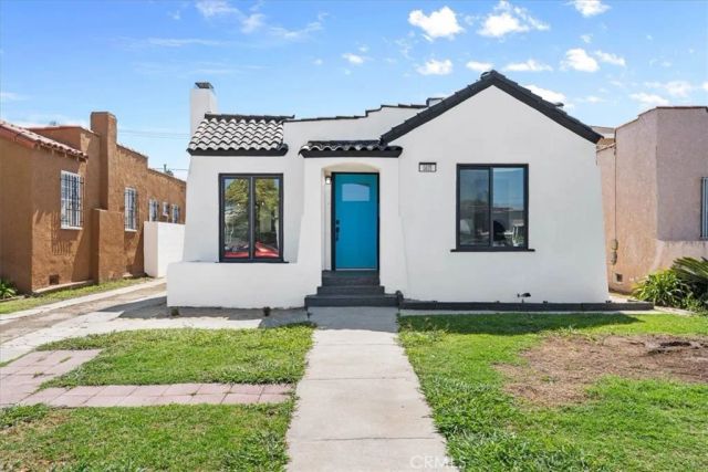 5820 S Van Ness, Los Angeles, CA 90047