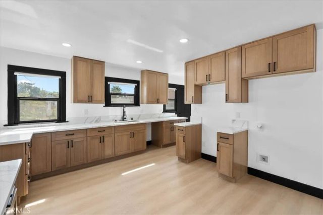 5820 S Van Ness, Los Angeles, CA 90047