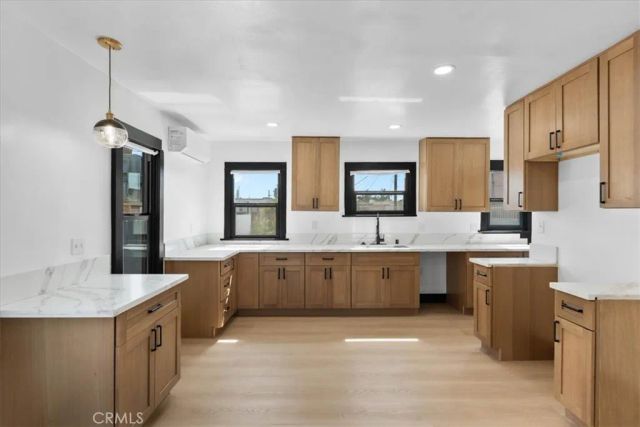 5820 S Van Ness, Los Angeles, CA 90047