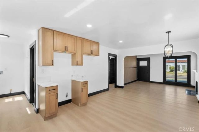 5820 S Van Ness, Los Angeles, CA 90047
