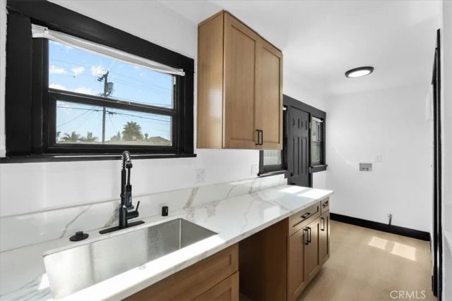 5820 S Van Ness, Los Angeles, CA 90047