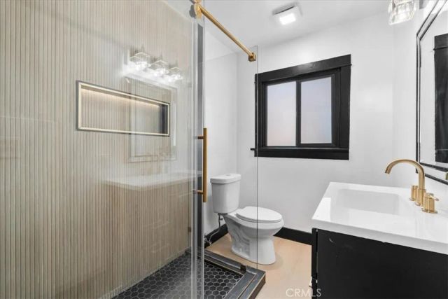 5820 S Van Ness, Los Angeles, CA 90047