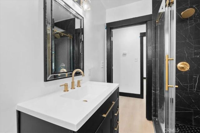 5820 S Van Ness, Los Angeles, CA 90047