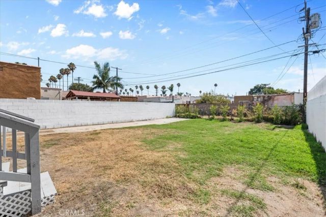 5820 S Van Ness, Los Angeles, CA 90047