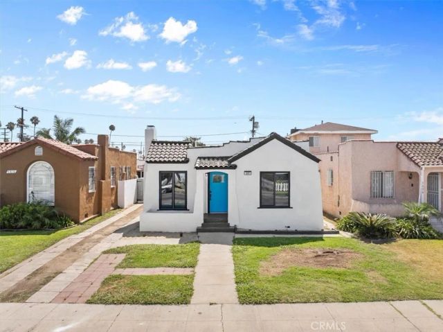5820 S Van Ness, Los Angeles, CA 90047