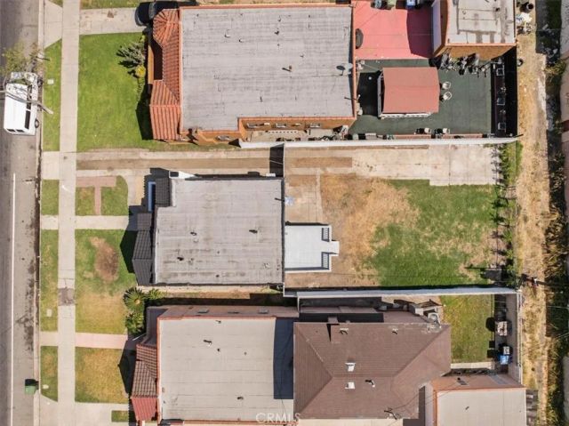 5820 S Van Ness, Los Angeles, CA 90047