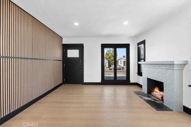 5820 S Van Ness, Los Angeles, CA 90047