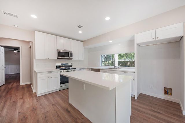 1200 Adams Street, Baytown, TX 77520