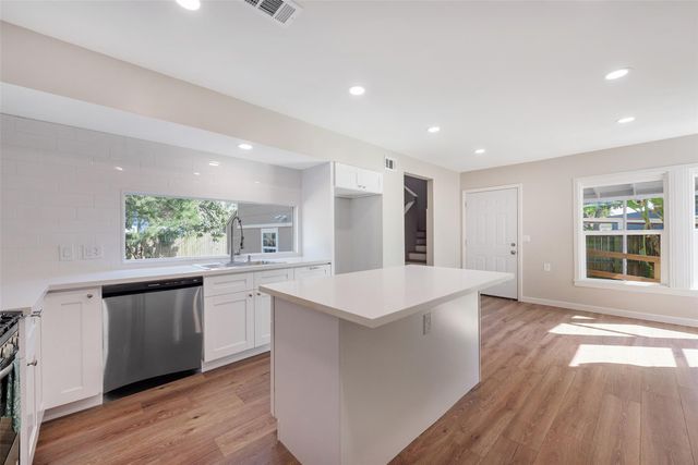 1200 Adams Street, Baytown, TX 77520