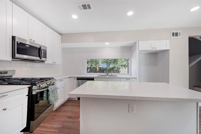 1200 Adams Street, Baytown, TX 77520