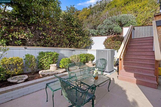 716 Gelston Pl, El Cerrito, CA 94530