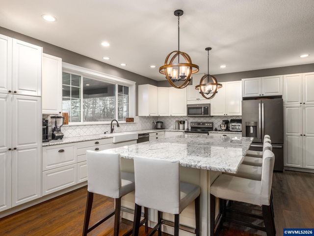 12950 S Barnards Rd, Molalla, OR 97038