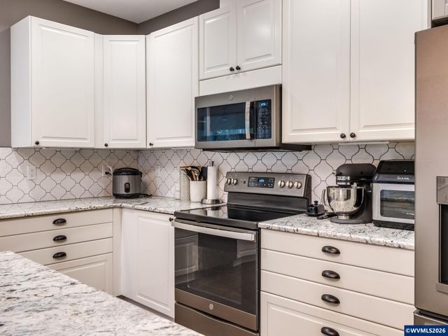 12950 S Barnards Rd, Molalla, OR 97038