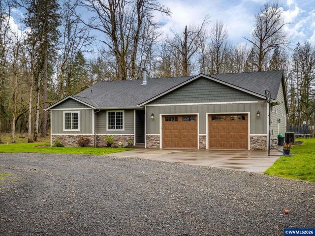 12950 S Barnards Rd, Molalla, OR 97038