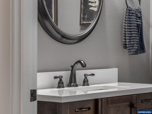 12950 S Barnards Rd, Molalla, OR 97038