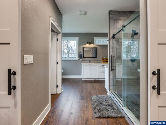 12950 S Barnards Rd, Molalla, OR 97038