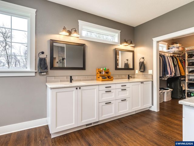 12950 S Barnards Rd, Molalla, OR 97038