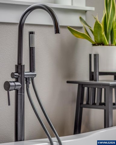 12950 S Barnards Rd, Molalla, OR 97038