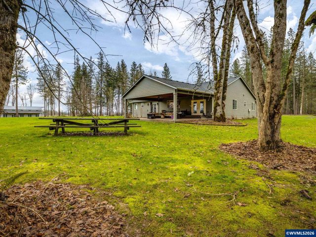 12950 S Barnards Rd, Molalla, OR 97038