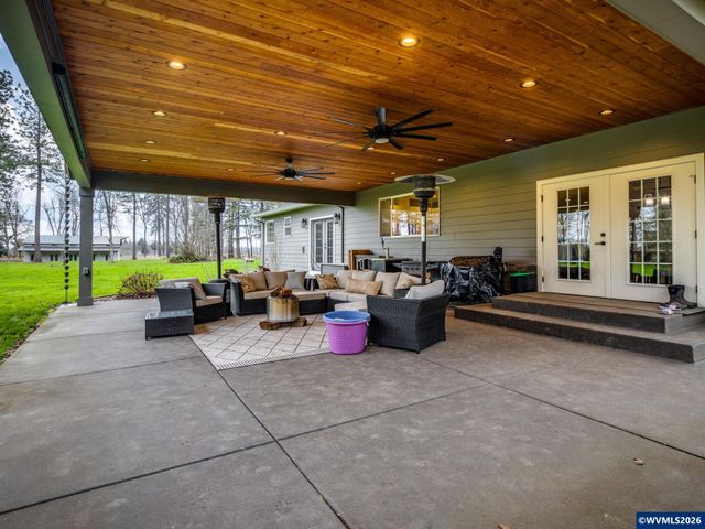 12950 S Barnards Rd, Molalla, OR 97038