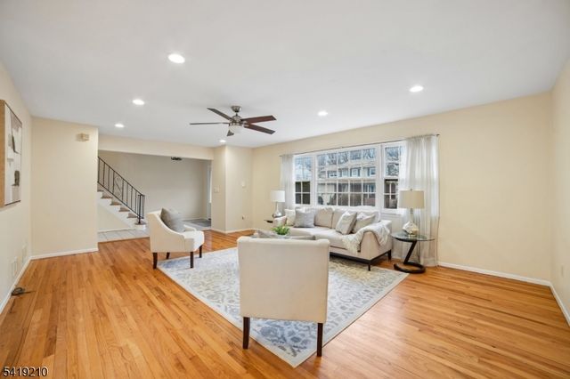 3 Carol Ct, Cranford Twp., NJ 07016