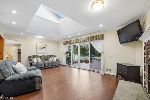 3 Carol Ct, Cranford Twp., NJ 07016