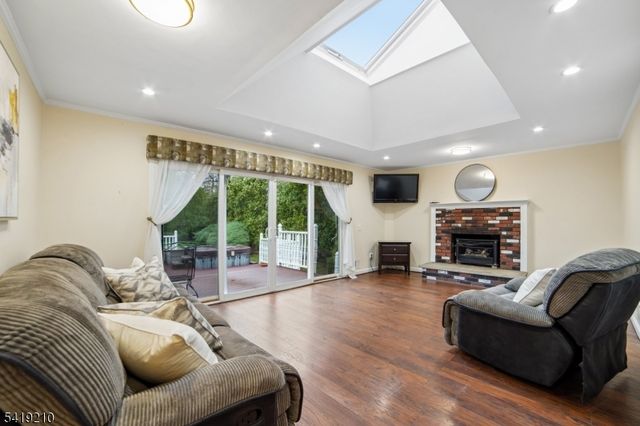 3 Carol Ct, Cranford Twp., NJ 07016