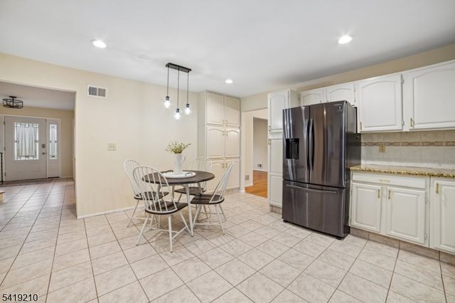 3 Carol Ct, Cranford Twp., NJ 07016