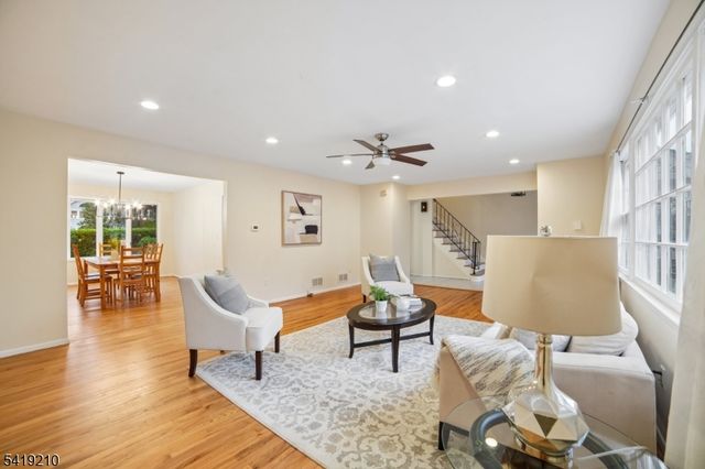 3 Carol Ct, Cranford Twp., NJ 07016