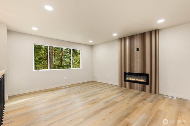 8211 182nd Avenue E, Bonney Lake, WA 98391