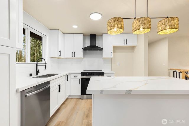 8211 182nd Avenue E, Bonney Lake, WA 98391